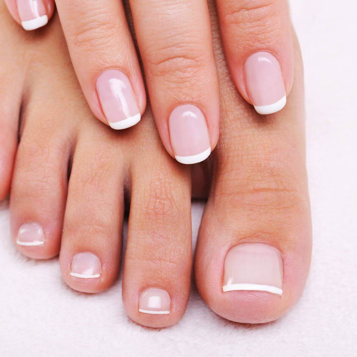 8 Summer nails colors and designs for Guests